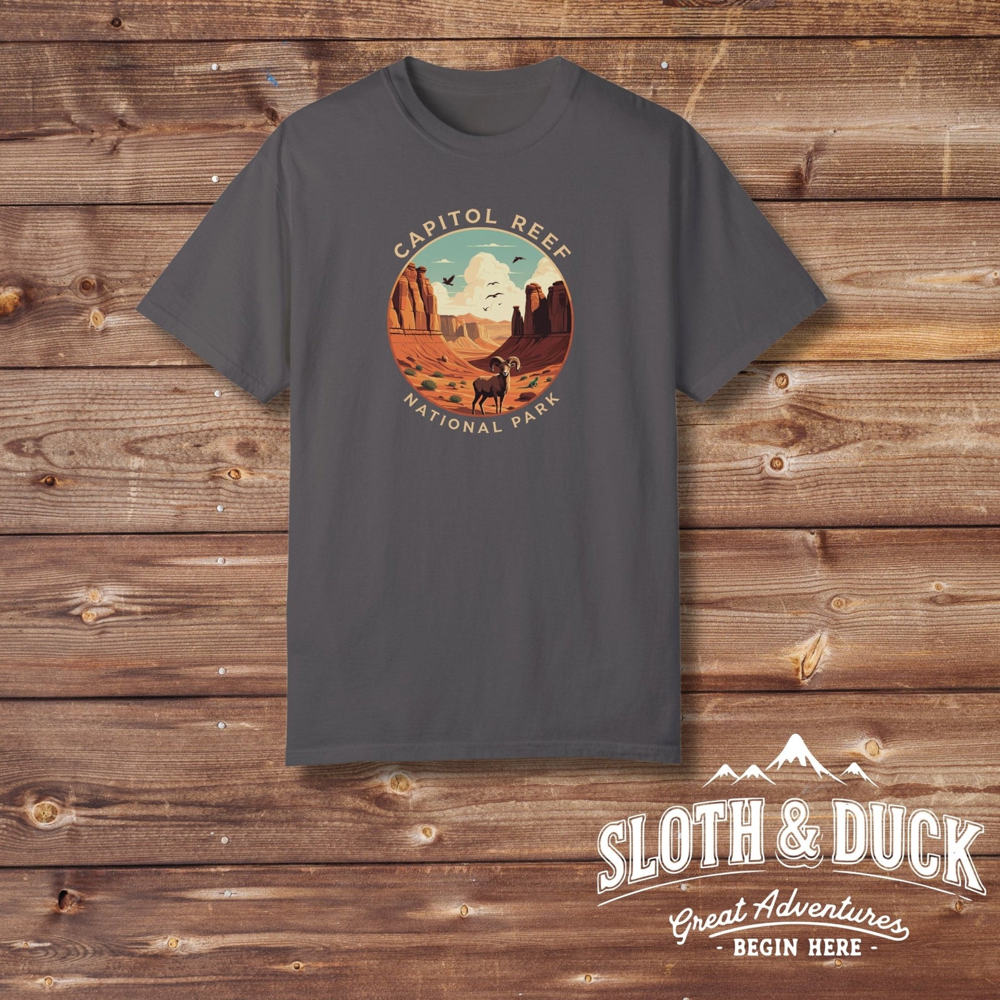 "Capitol Reef National Park" T-Shirt - Grass - Sloth & Duck