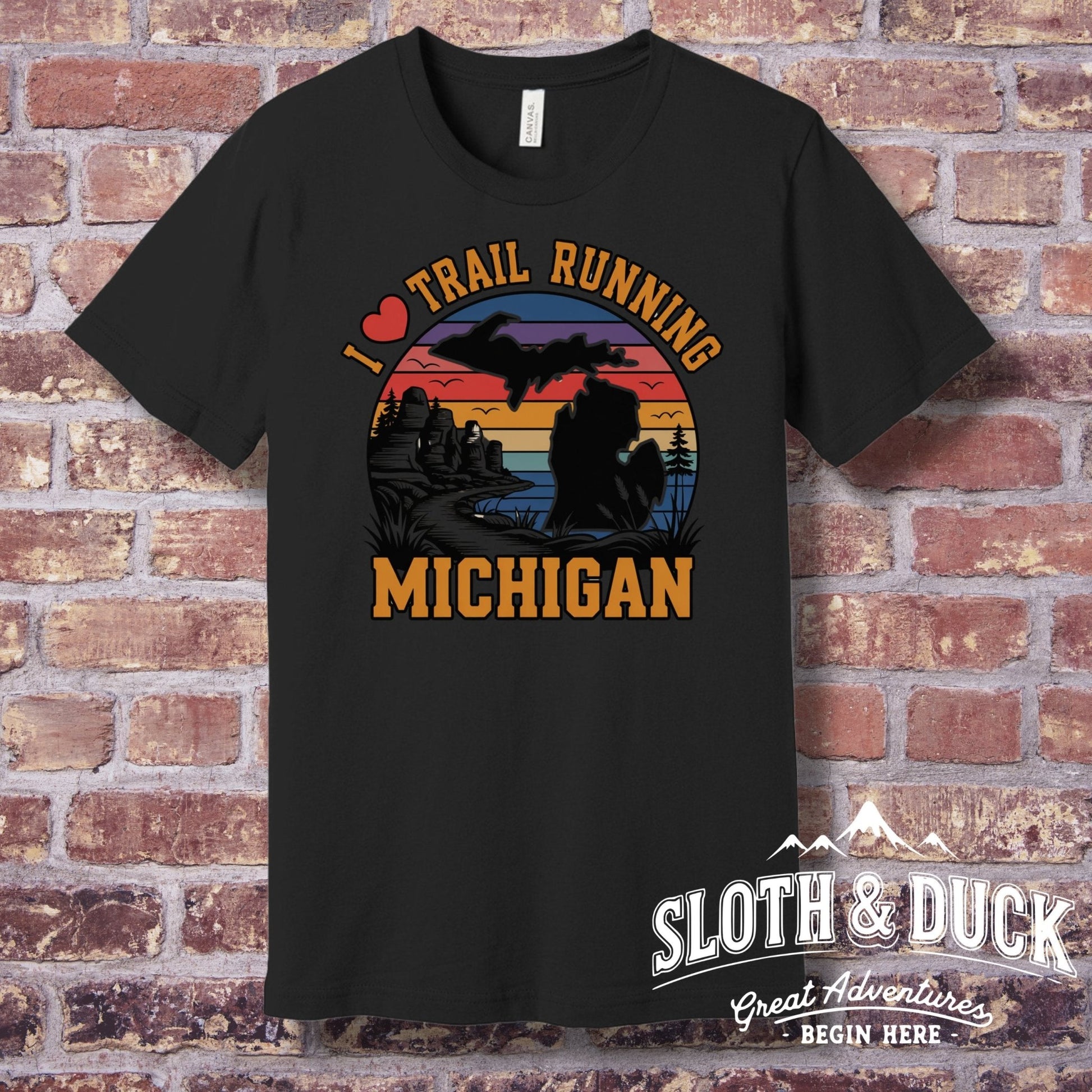 "I Love Trail Running" Michigan Scenic Sunset T-Shirt - T-Shirt Dark - Sloth & Duck