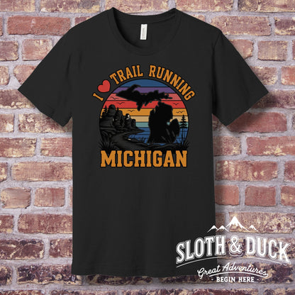 "I Love Trail Running" Michigan Scenic Sunset T-Shirt - T-Shirt Dark - Sloth & Duck
