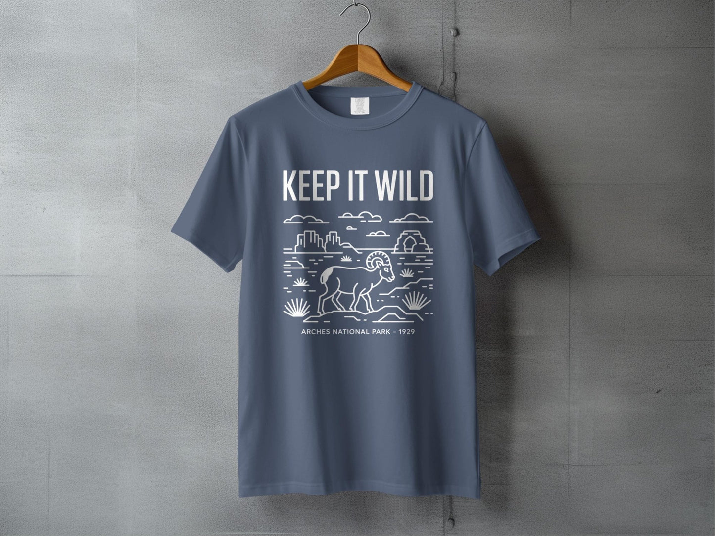 "Keep It Wild" T-Shirt, Arches National Park T-Shirt - S - Sloth & Duck