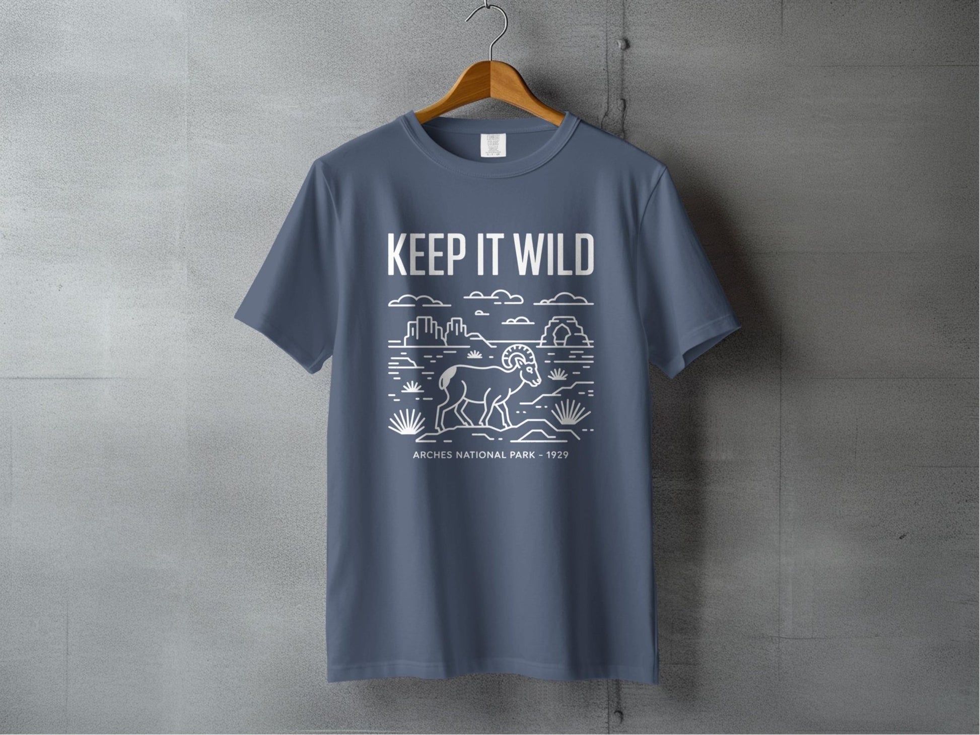 "Keep It Wild" T-Shirt, Arches National Park T-Shirt - S - Sloth & Duck
