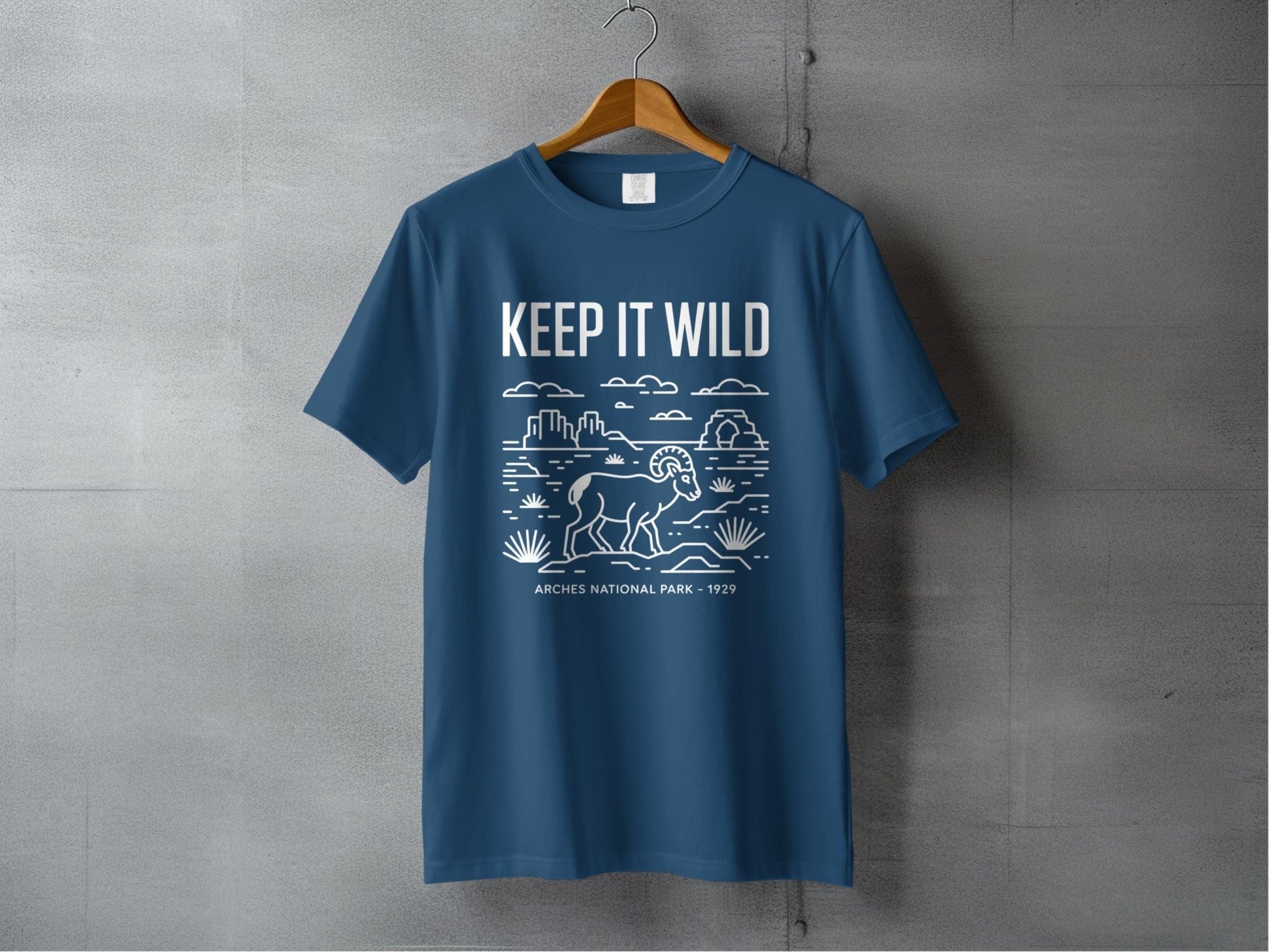 "Keep It Wild" T-Shirt, Arches National Park T-Shirt - S - Sloth & Duck