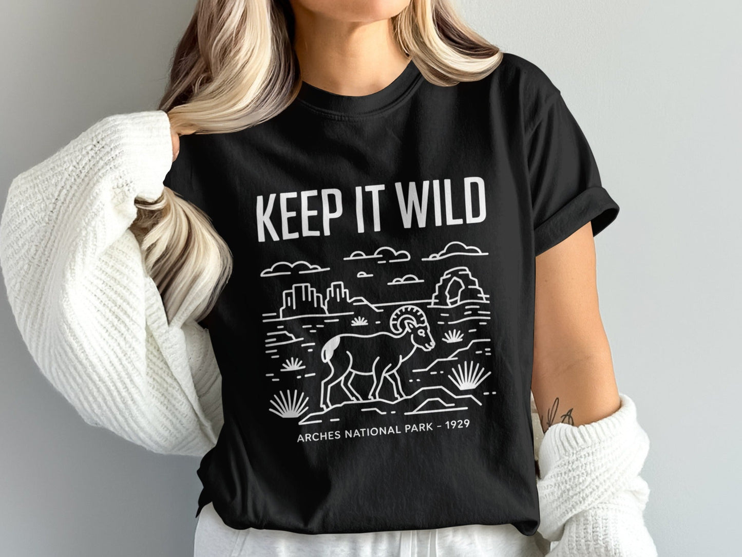 "Keep It Wild" T-Shirt, Arches National Park T-Shirt - S - Sloth & Duck