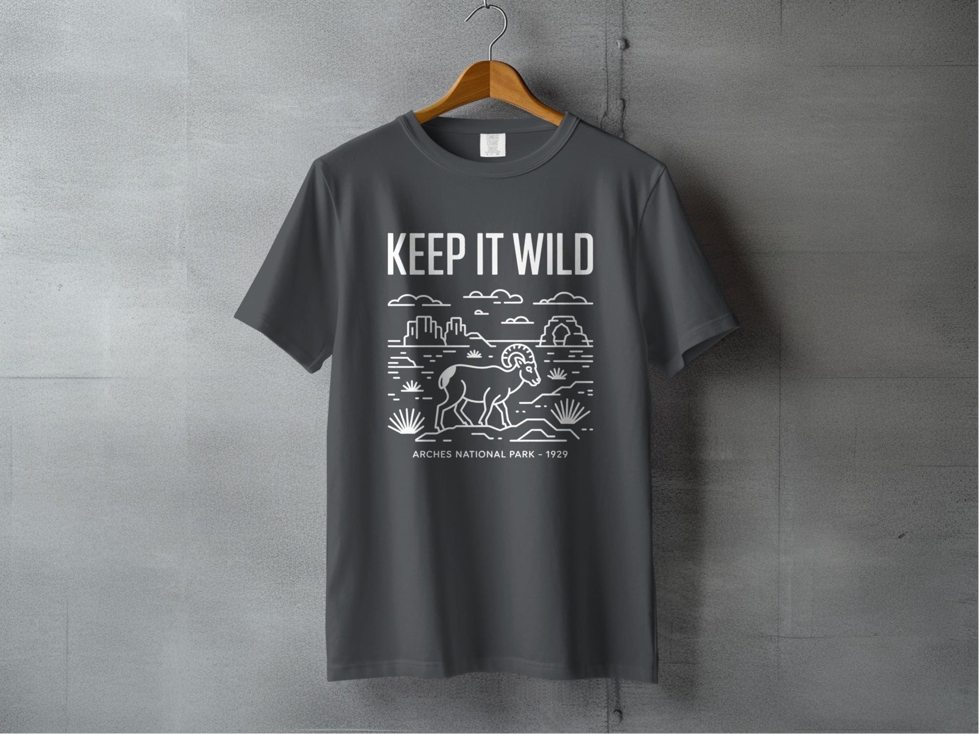 "Keep It Wild" T-Shirt, Arches National Park T-Shirt - S - Sloth & Duck