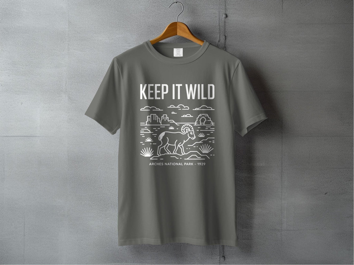"Keep It Wild" T-Shirt, Arches National Park T-Shirt - S - Sloth & Duck
