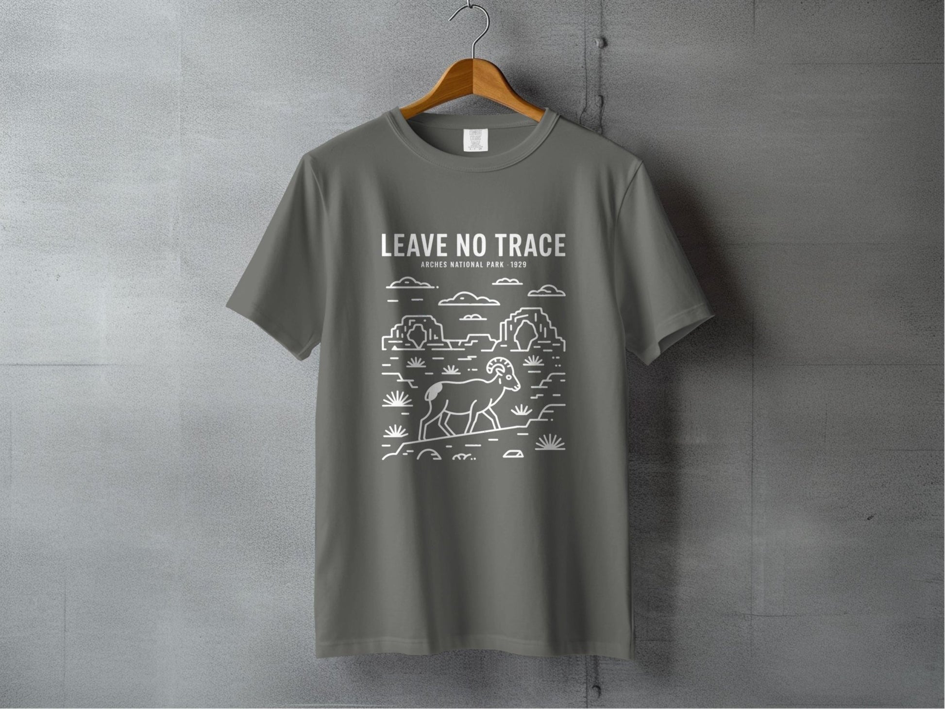 "Leave No Trace" Arches National Park Bighorn Sheep T-Shirt - S - Sloth & Duck