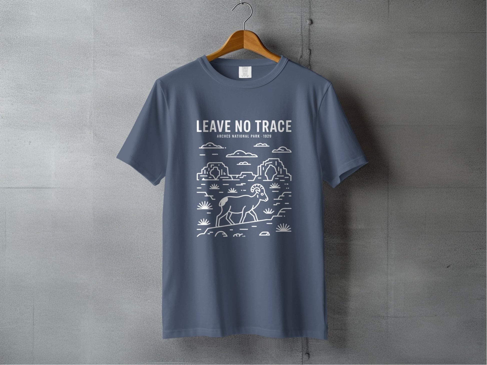 "Leave No Trace" Arches National Park Bighorn Sheep T-Shirt - S - Sloth & Duck