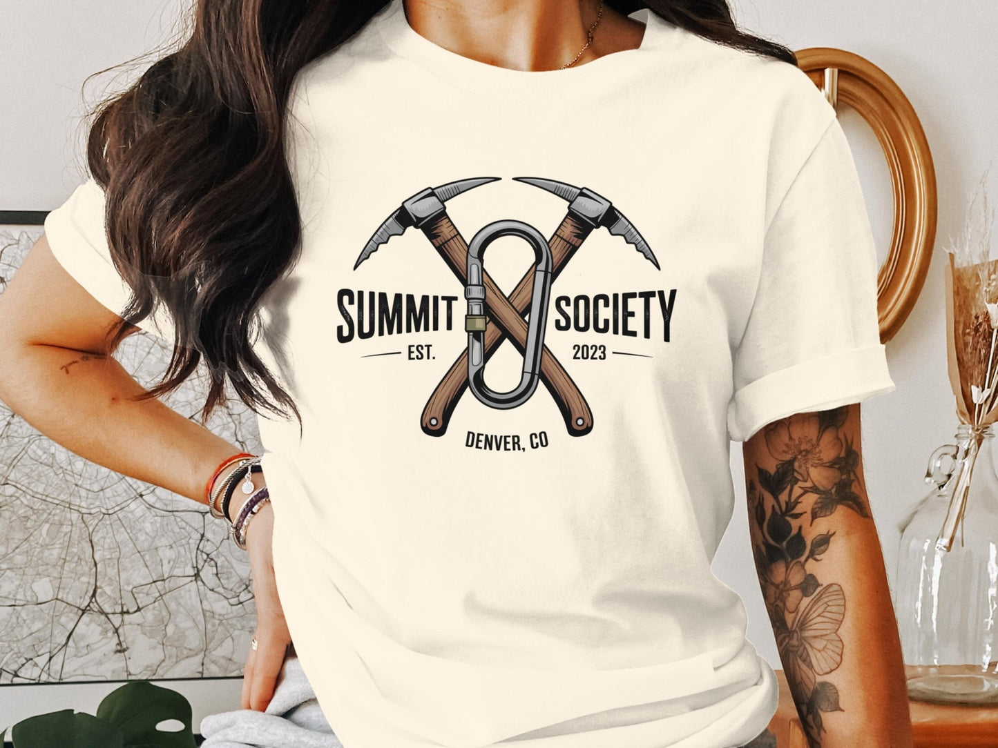 "Summit Society" T-Shirt - XS - Sloth & Duck
