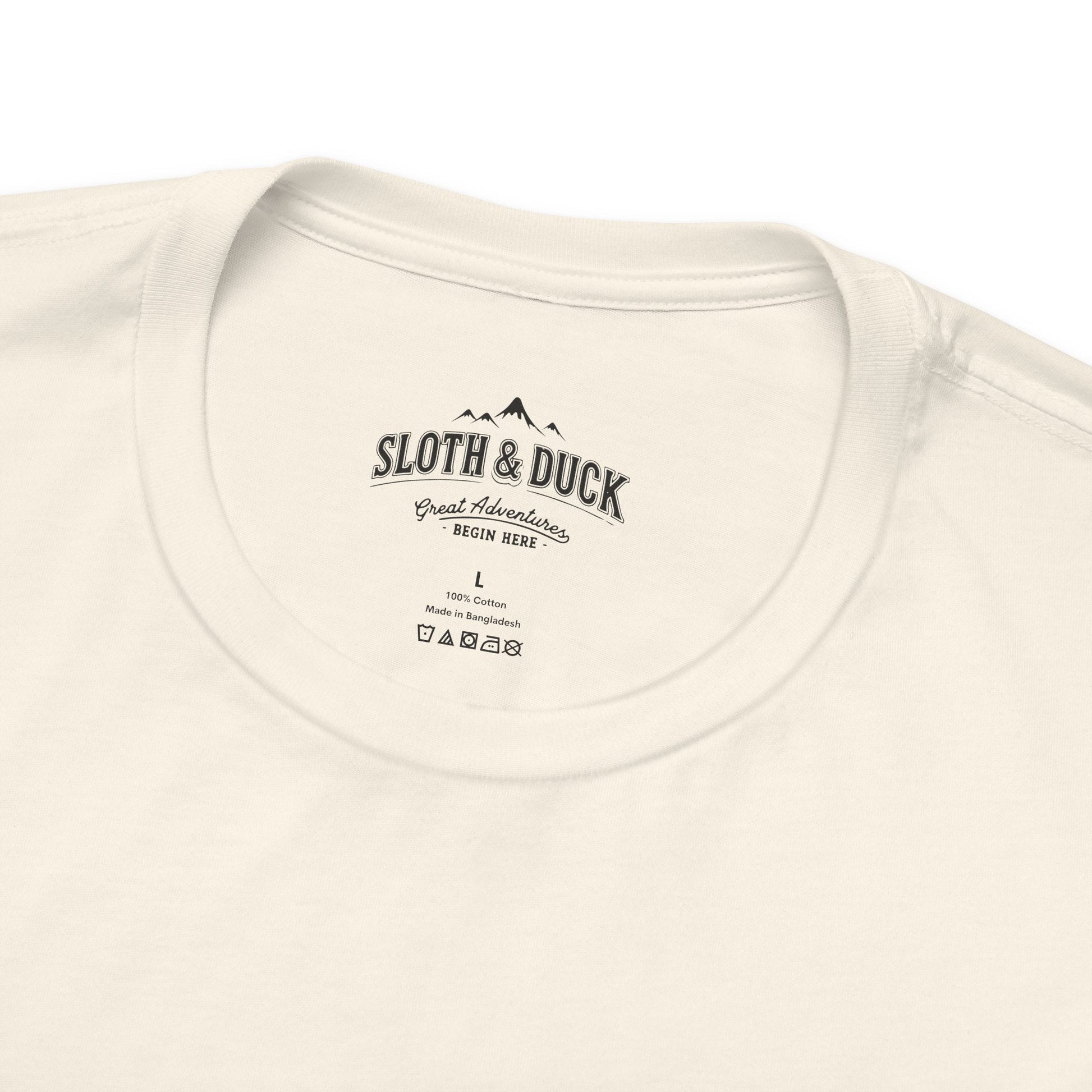 "The Mountains Are Calling" Men's T-Shirt - Natural - Sloth & Duck