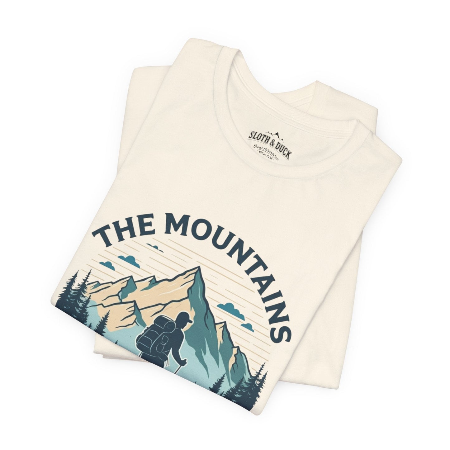 "The Mountains Are Calling" Men's T-Shirt - Natural - Sloth & Duck