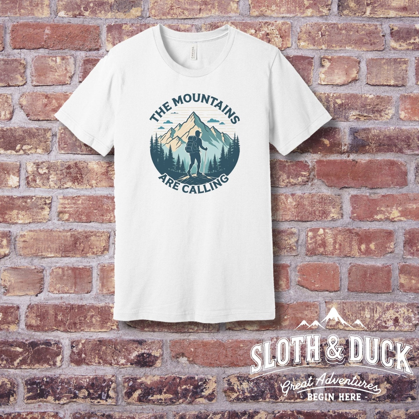 "The Mountains Are Calling" T-Shirt - Natural - Sloth & Duck