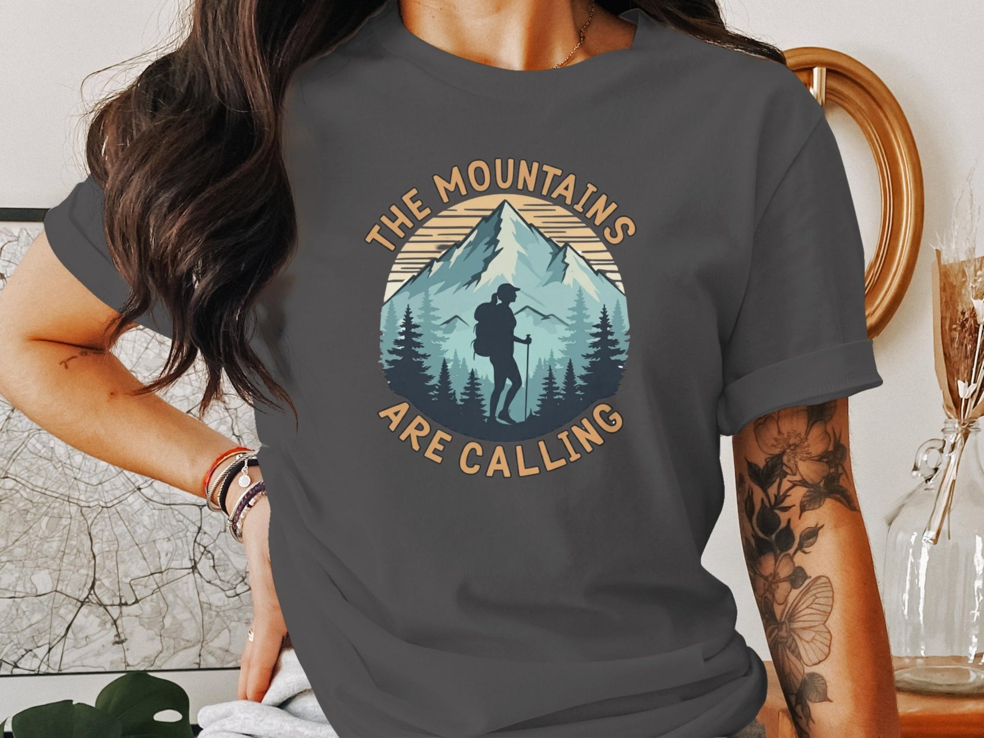 "The Mountains Are Calling" Women's T-Shirt - Black - Sloth & Duck