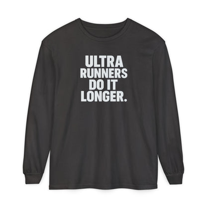 "Ultra Runners Do It Longer" Long Sleeve T-Shirt - Graphite - Sloth & Duck