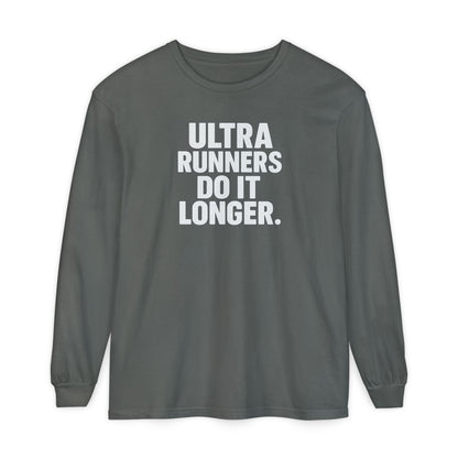 "Ultra Runners Do It Longer" Long Sleeve T-Shirt - Pepper - Sloth & Duck