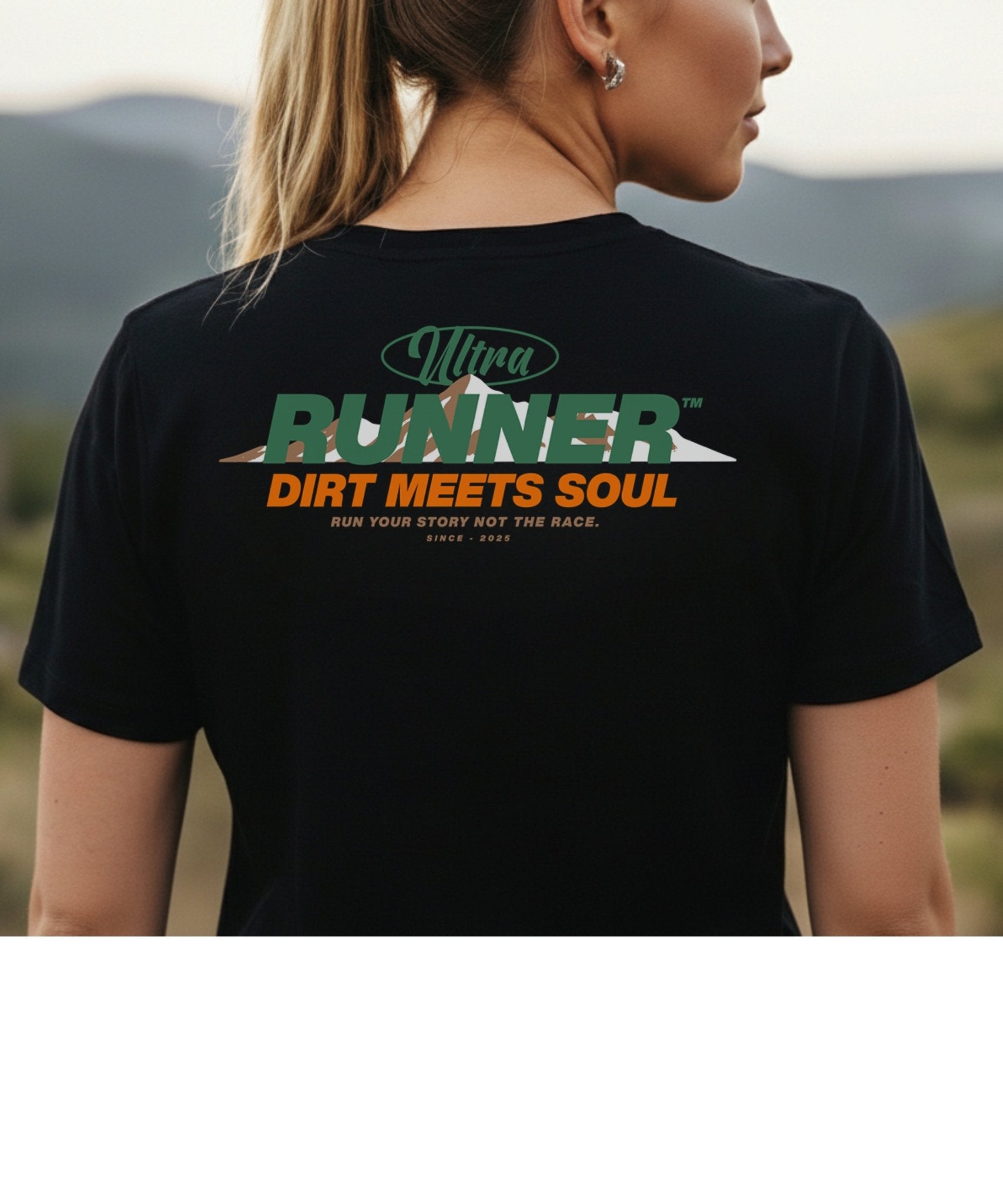 Ultrarunner Dirt Meets Soul Graphic T-Shirt - Asphalt - Sloth & Duck