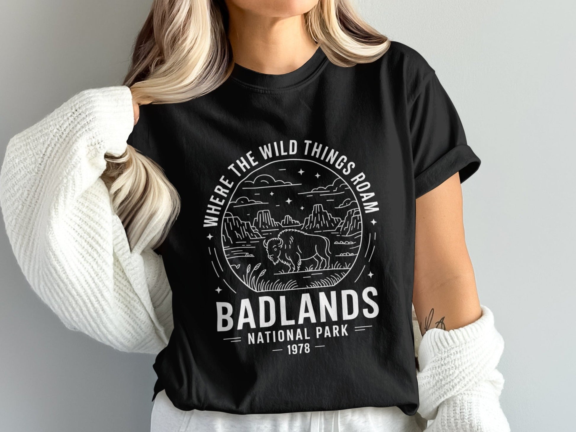 "Where The Wild Things Roam" Badlands National Park T-Shirt - S - Sloth & Duck
