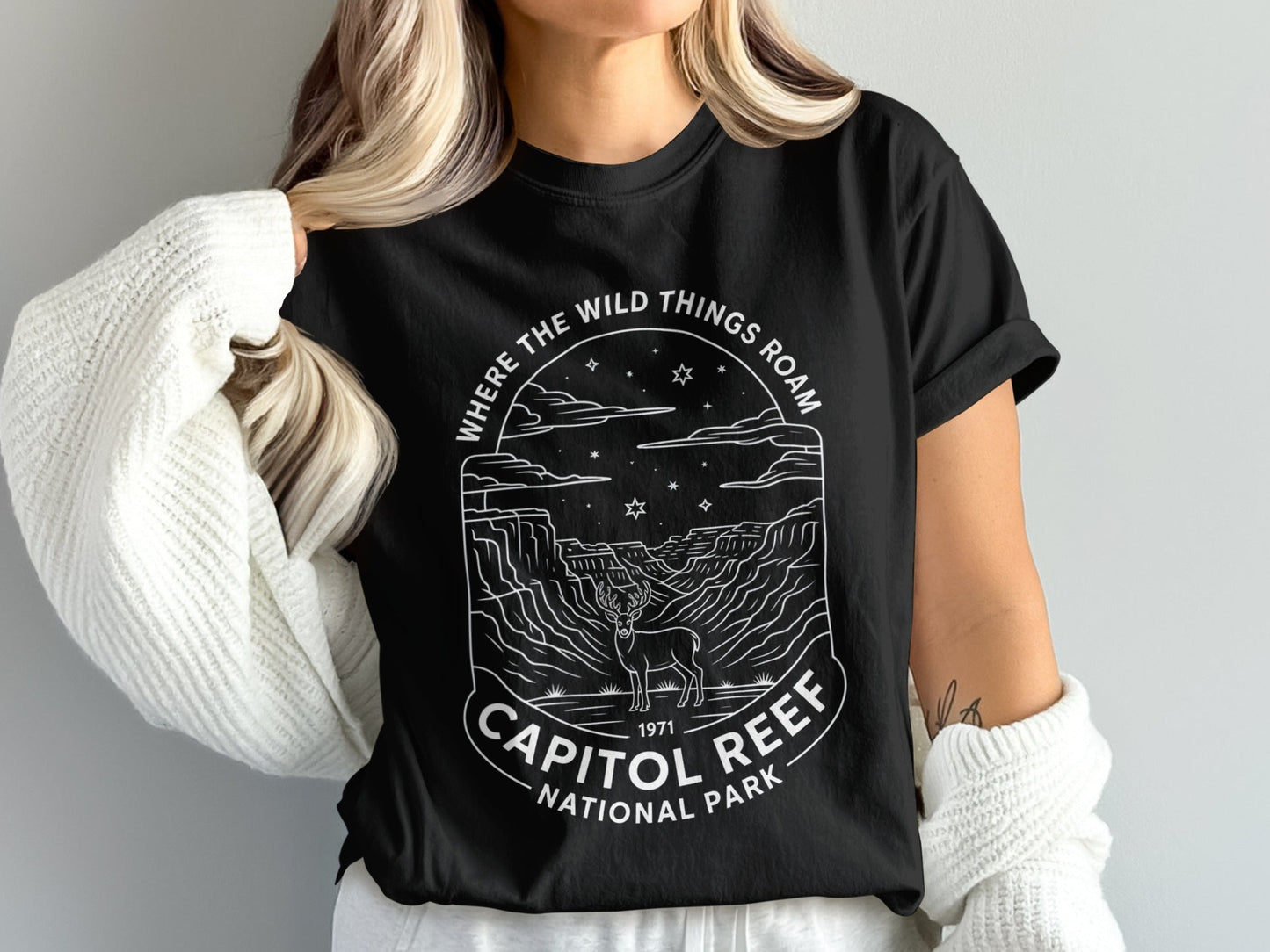 "Where the Wild Things Roam" Capitol Reef National Park Deer T-Shirt - S - Sloth & Duck