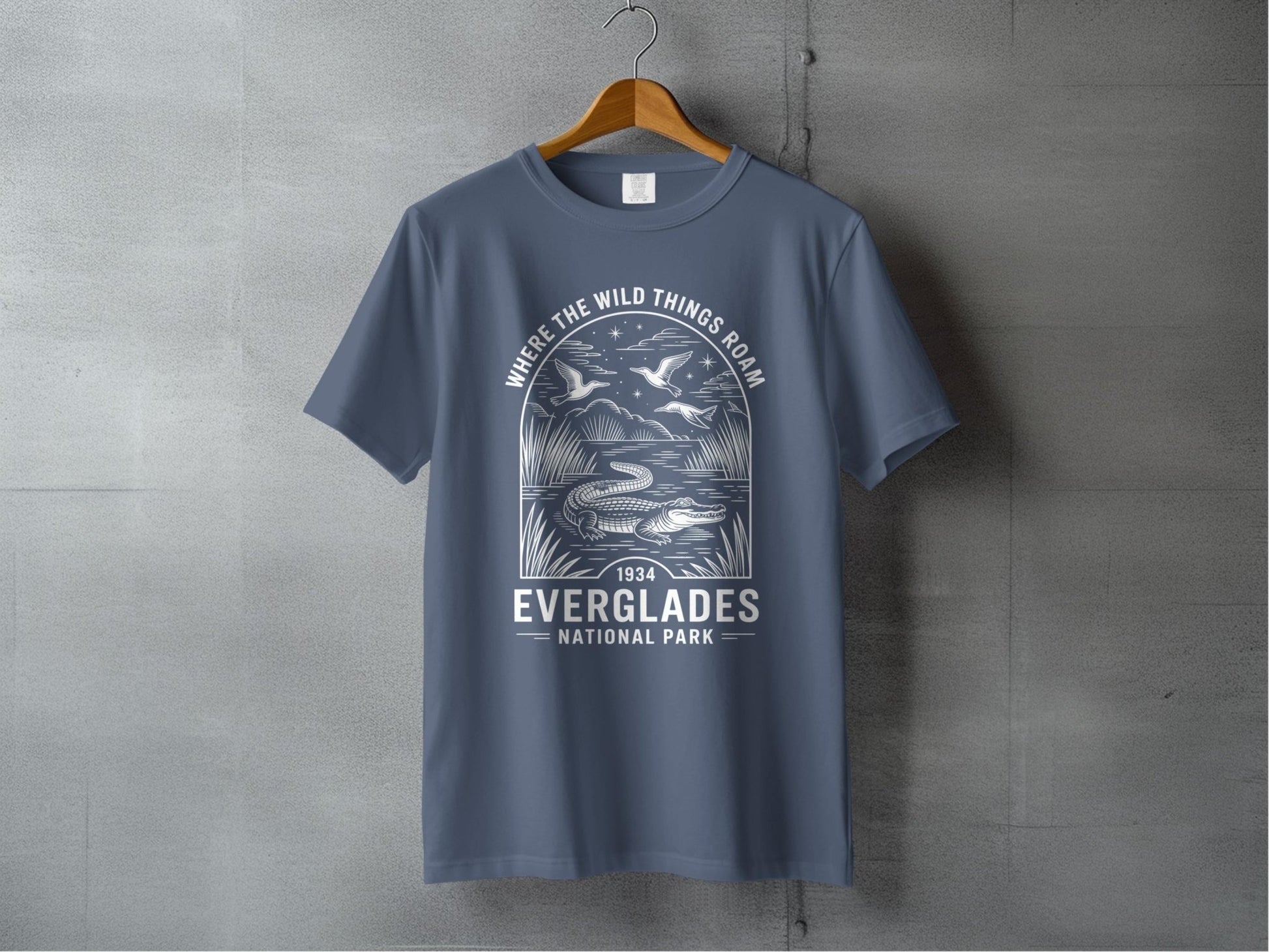 "Where The Wild Things Roam" Everglades National Park T-Shirt - S - Sloth & Duck