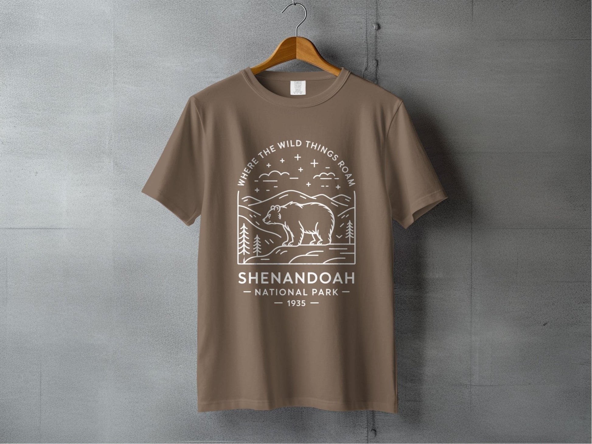 "Where The Wild Things Roam" Shenandoah National Park Bear T-Shirt - S - Sloth & Duck