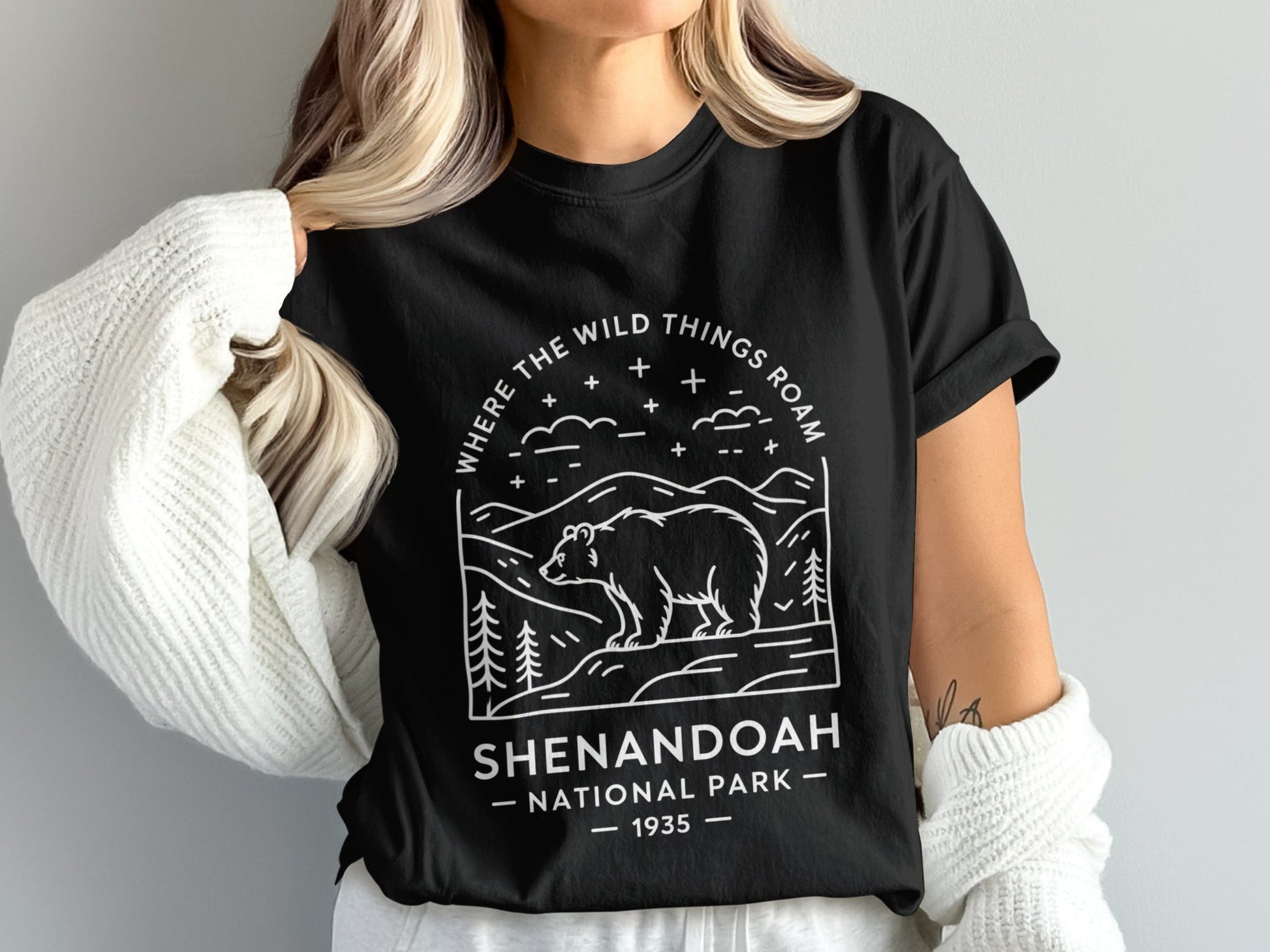 "Where The Wild Things Roam" Shenandoah National Park Bear T-Shirt - S - Sloth & Duck